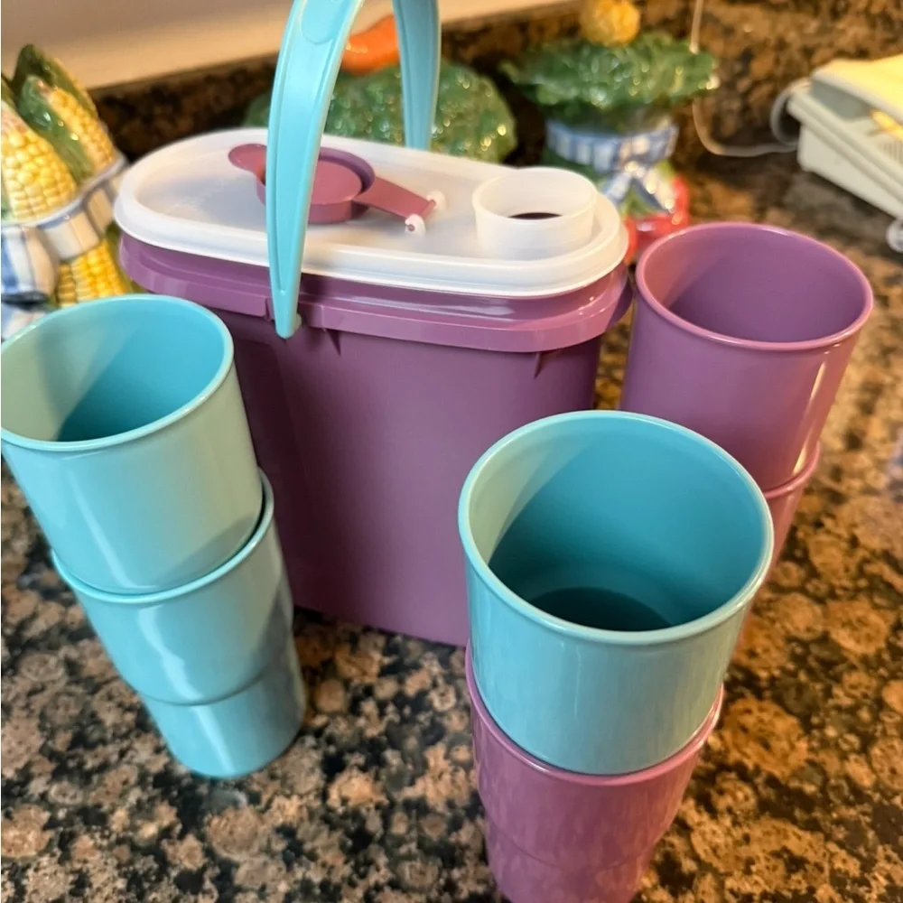 New VTG 🩵💜🩵Tupperware 10pc’s Purple and Teal Tupperware  pitcher set - Picture 2 of 5